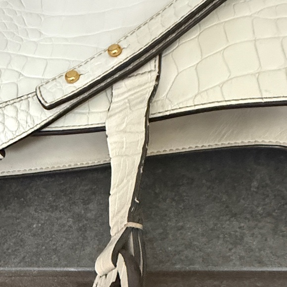 Well Loved Tory Burch White Croc-Embossed Shoulder Bag Junk Project bag - Picture 8 of 16